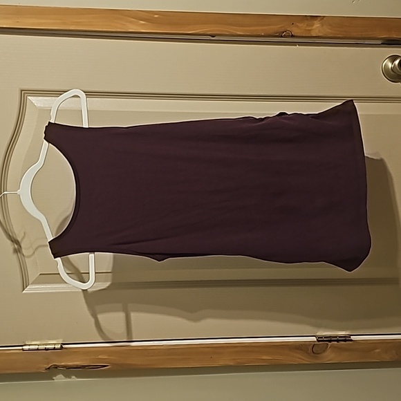Motherhood Maternity size Medium tank top. Had it tied to show how I styled it - Picture 4 of 5